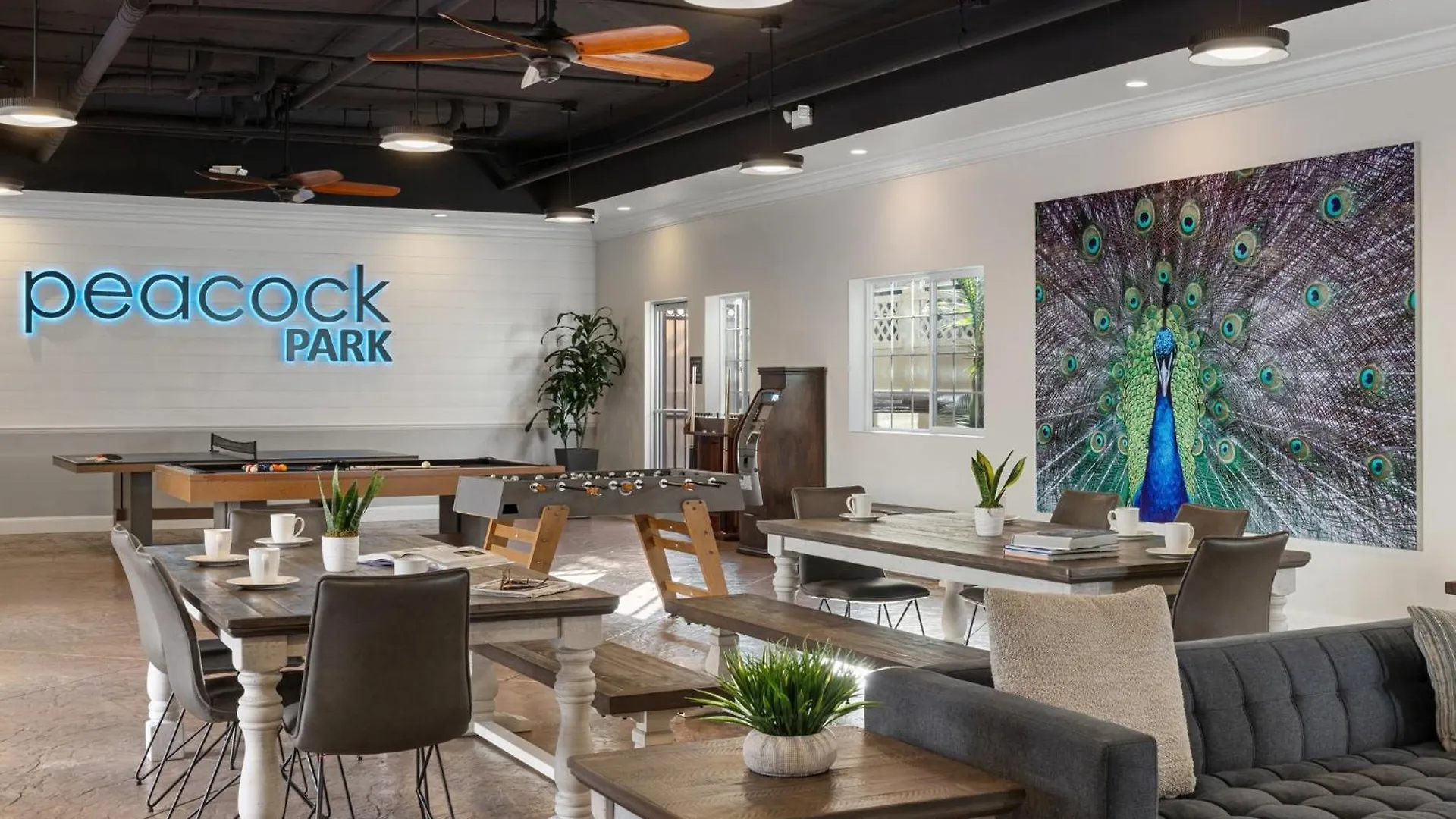 Peacock Suites Anaheim 3*,