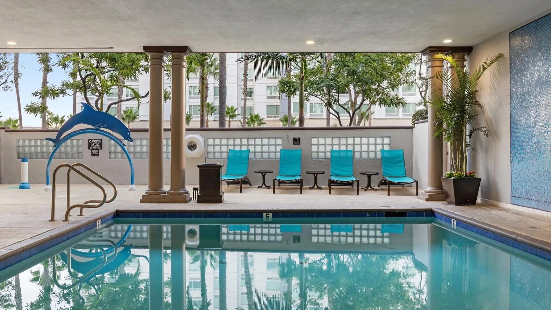 Peacock Suites Anaheim Resort