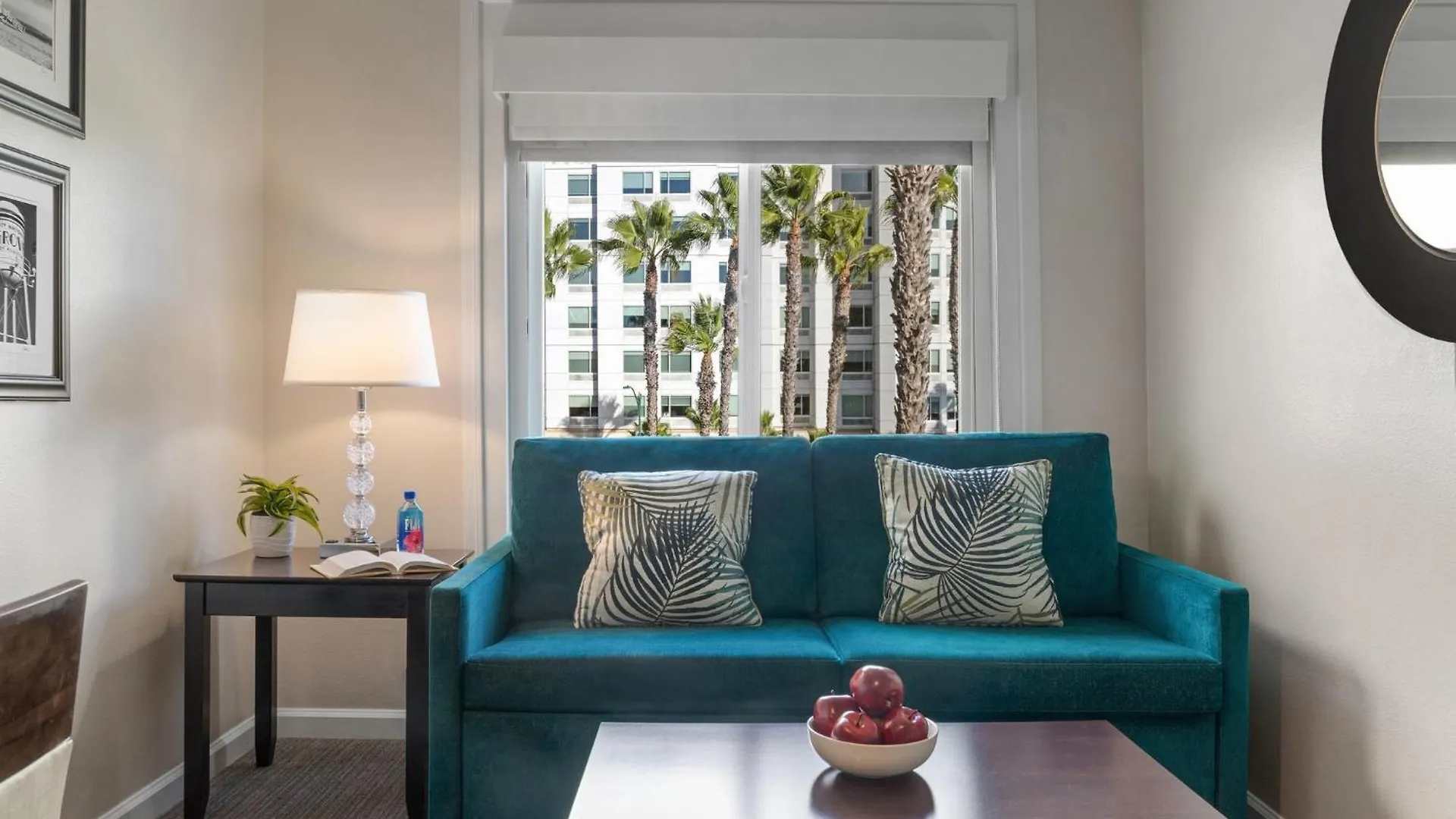 Peacock Suites Anaheim