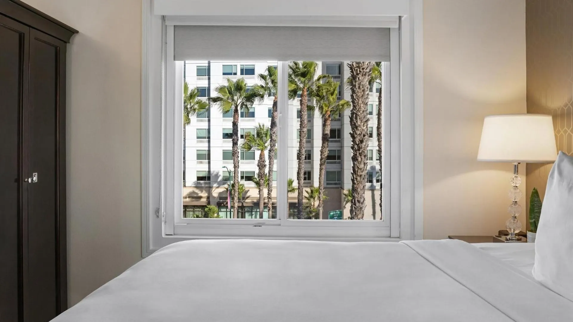 Resort Peacock Suites Anaheim