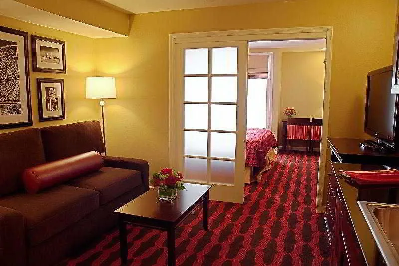 Peacock Suites Anaheim 3*,