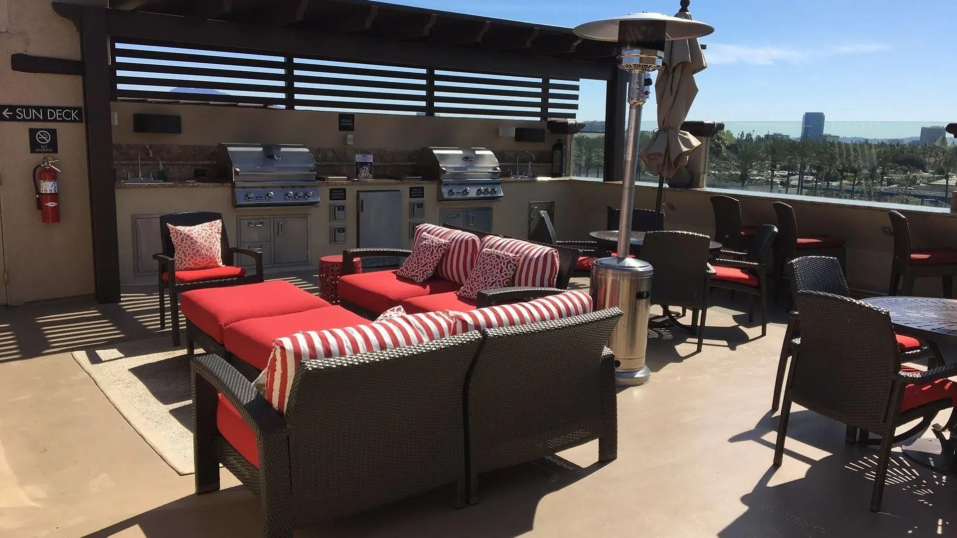 Peacock Suites Anaheim Resort