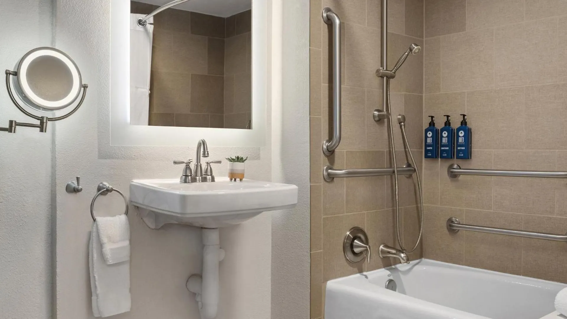 Resort Peacock Suites Anaheim